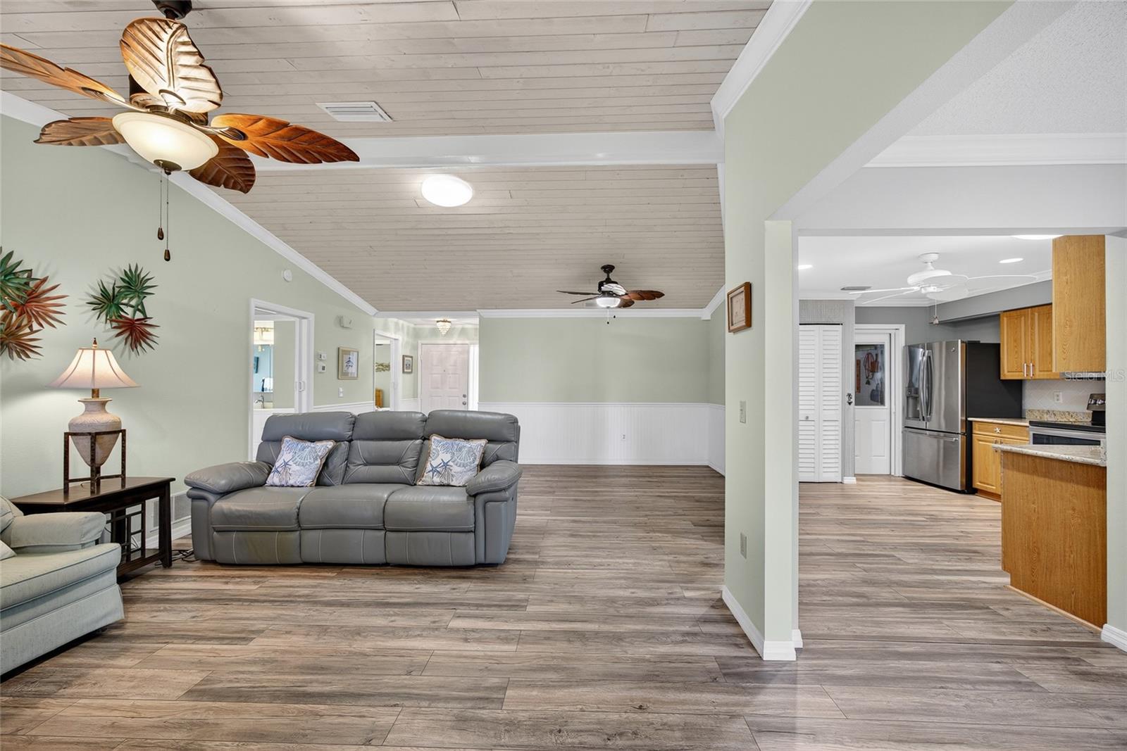 Image 5 of 40 For 612 Chestnut Lane 100