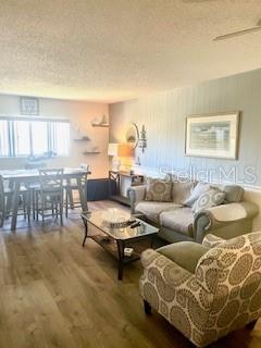 Image 6 of 13 For 22375 Edgewater Drive 123