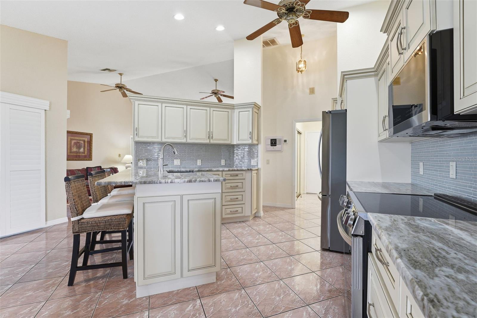 Image 10 of 40 For 7324 Kenwood Drive