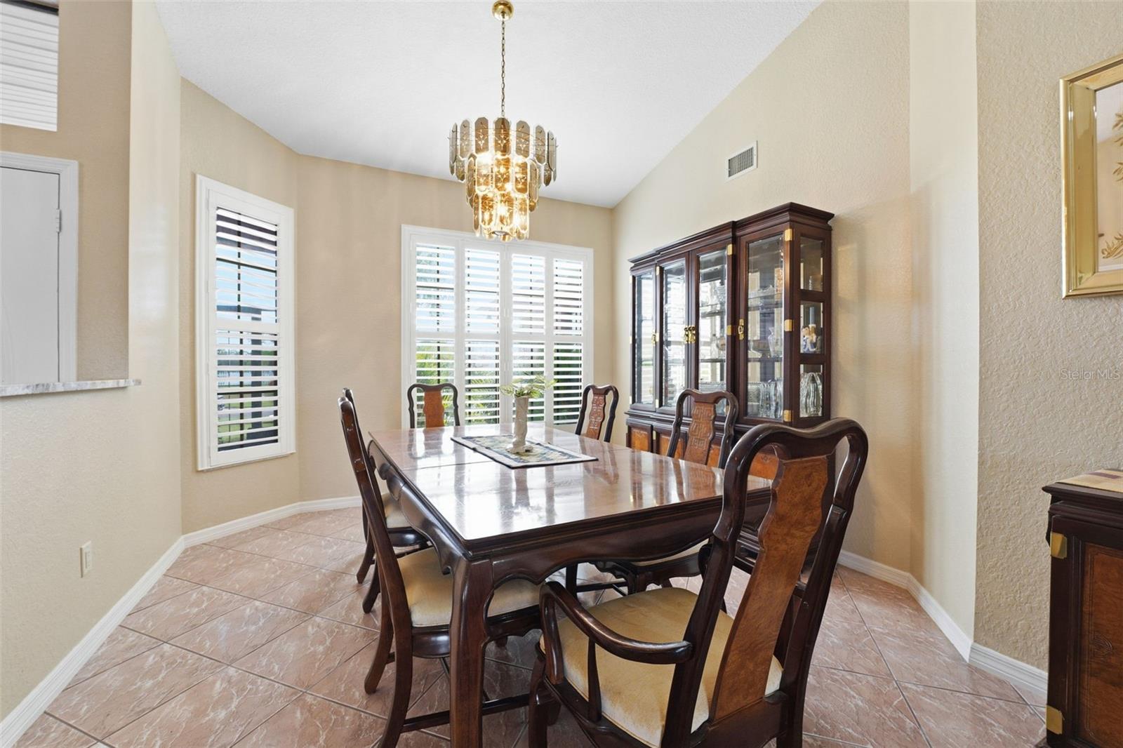 Image 6 of 40 For 7324 Kenwood Drive