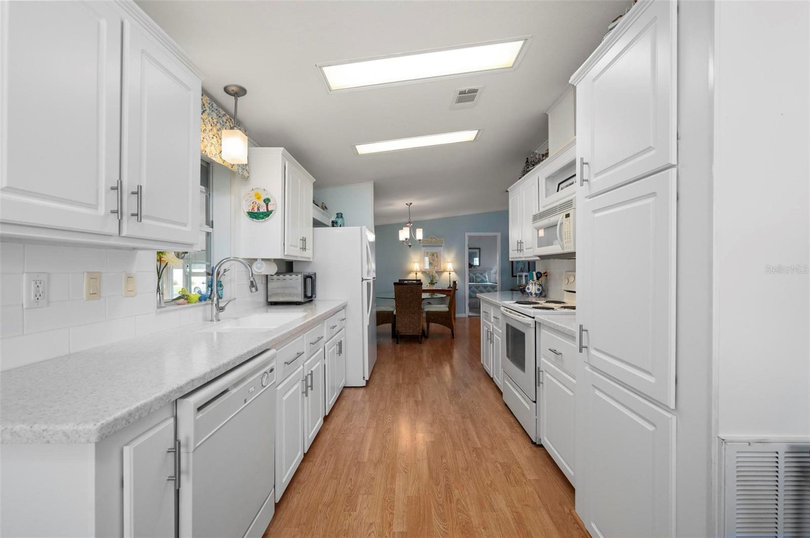 Image 13 of 44 For 1000 Kings Highway 487