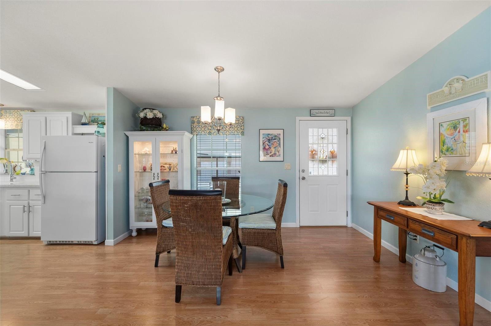 Image 4 of 44 For 1000 Kings Highway 487