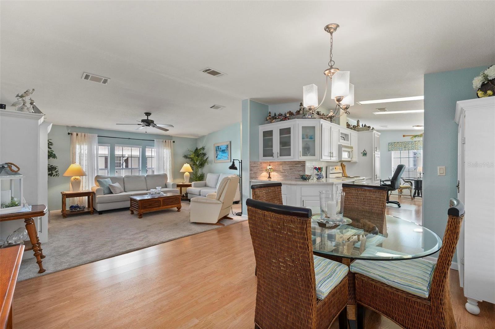 Image 5 of 44 For 1000 Kings Highway 487