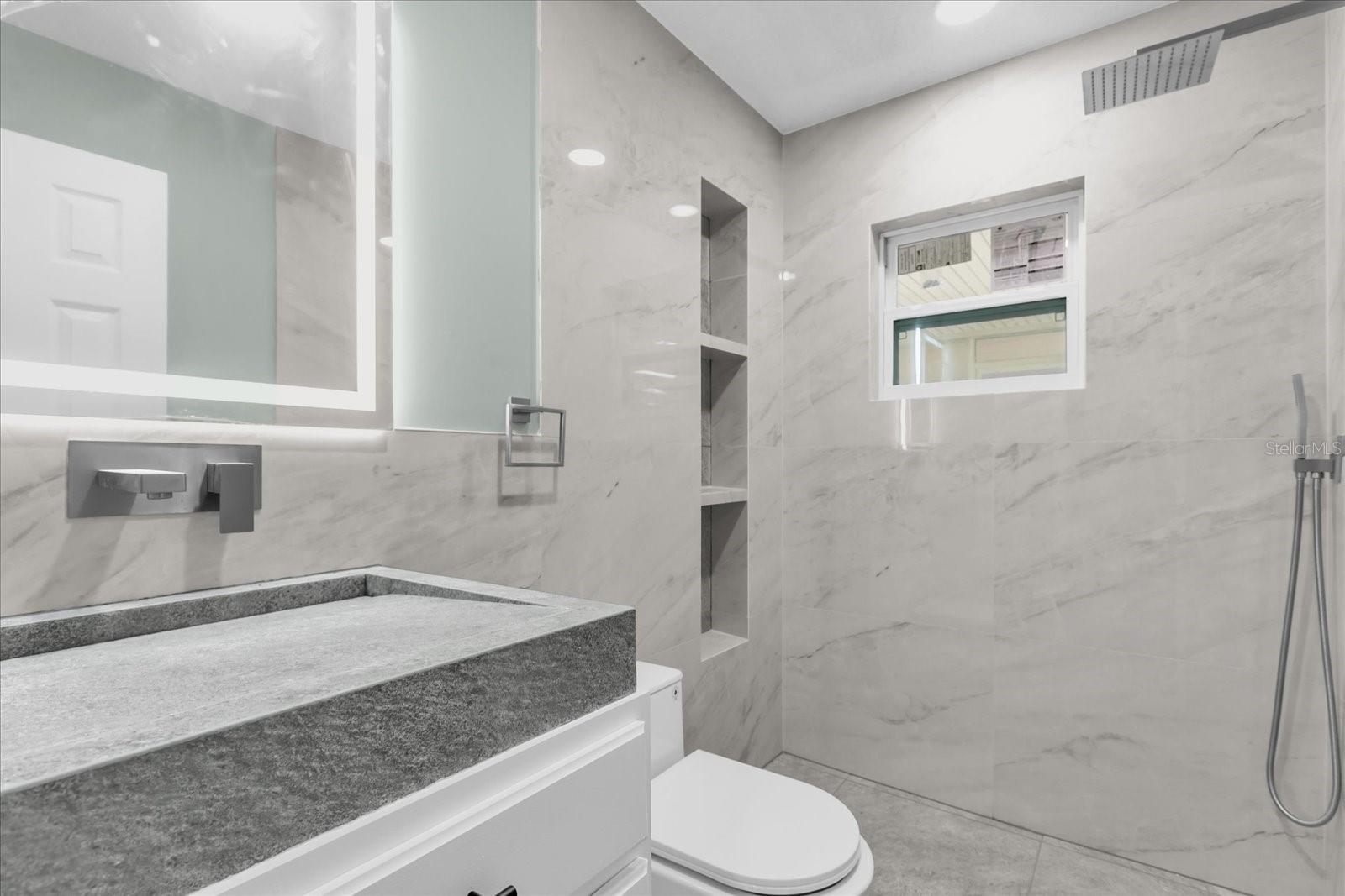 Image 14 of 33 For 8440 Lafitte Drive