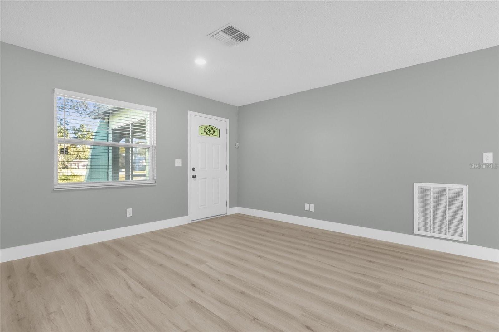 Image 4 of 33 For 8440 Lafitte Drive