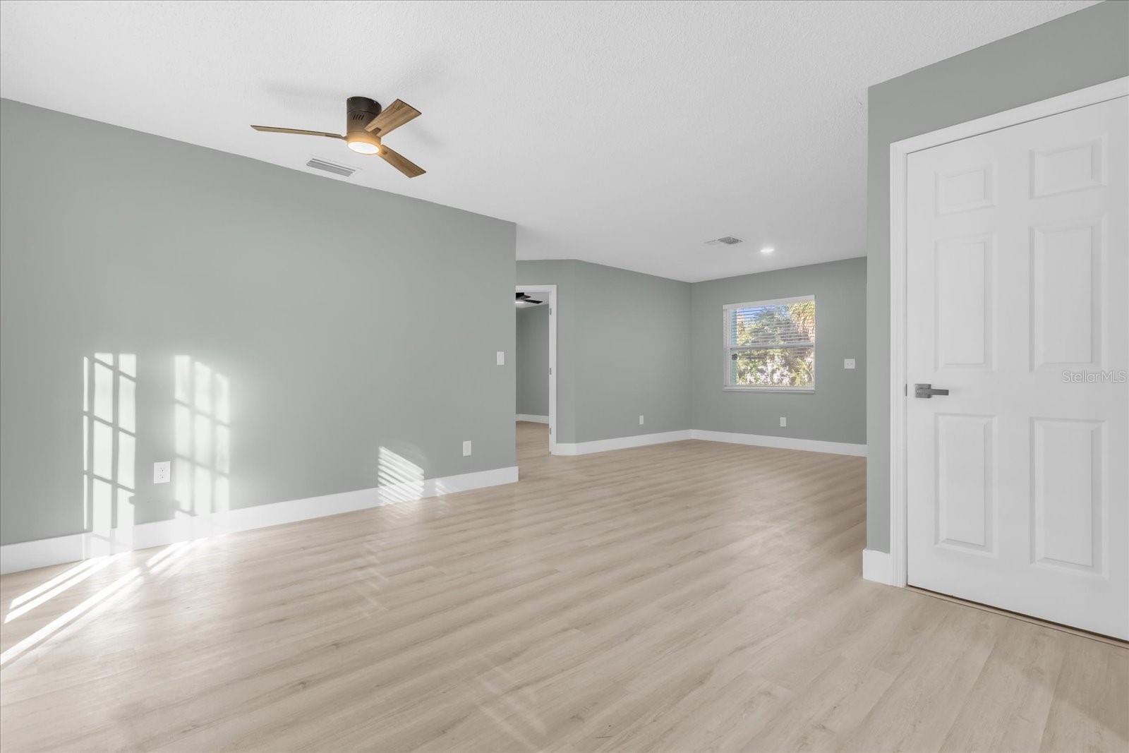 Image 6 of 33 For 8440 Lafitte Drive