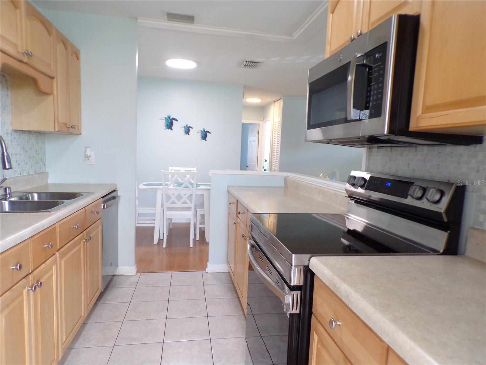 Image 13 of 30 For 22308 Laramore Avenue