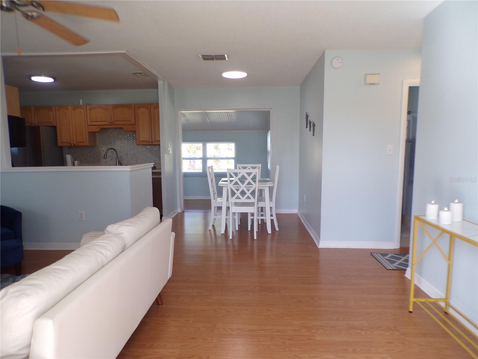 Image 4 of 30 For 22308 Laramore Avenue