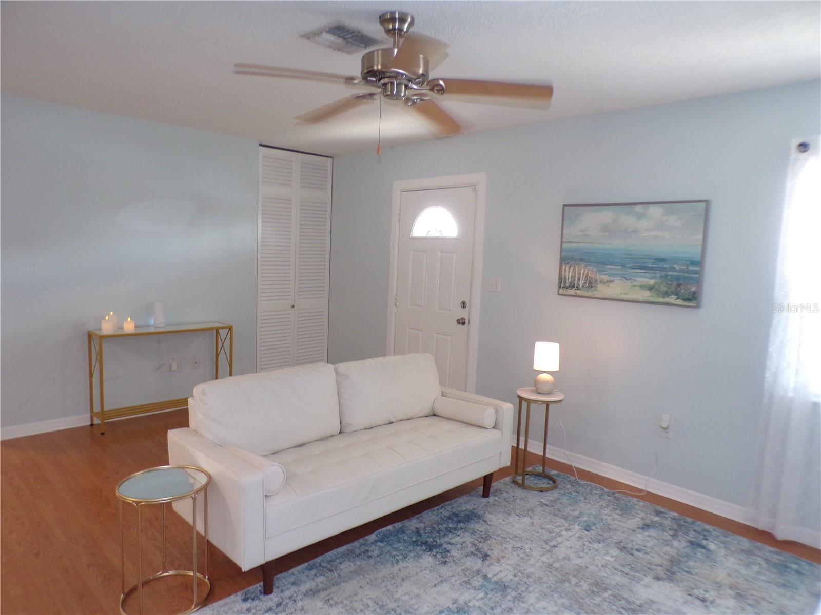 Image 6 of 30 For 22308 Laramore Avenue