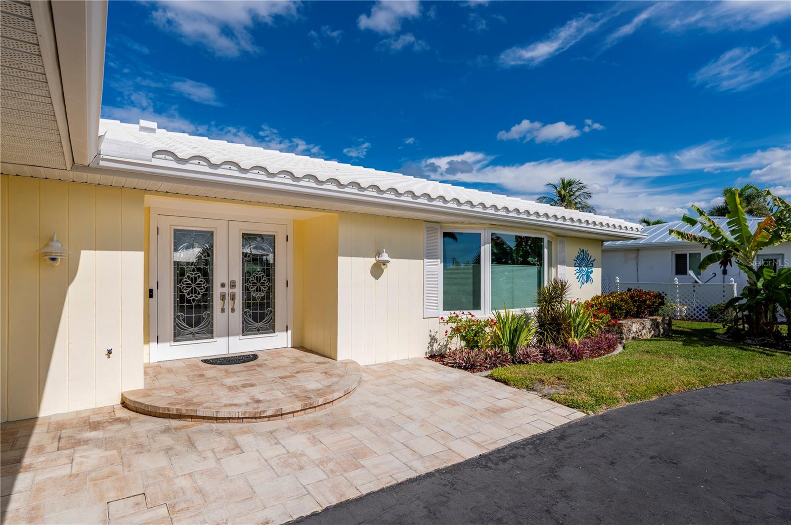 Image 12 of 64 For 350 Belvedere Court