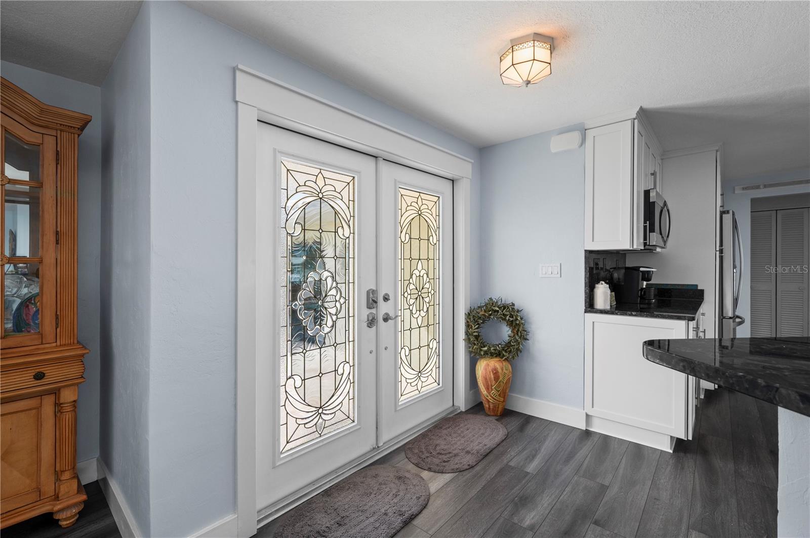 Image 14 of 64 For 350 Belvedere Court