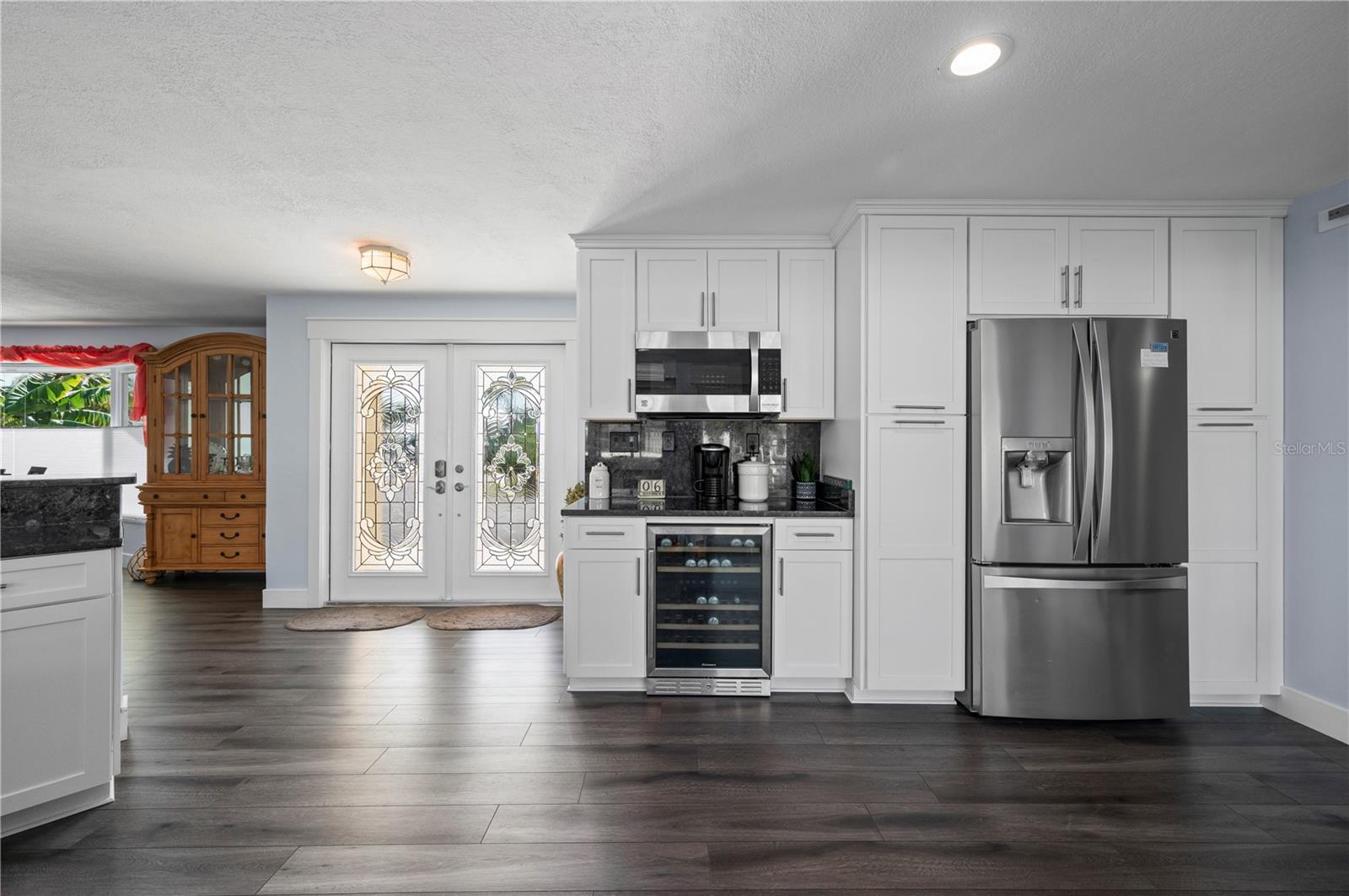 Image 16 of 64 For 350 Belvedere Court