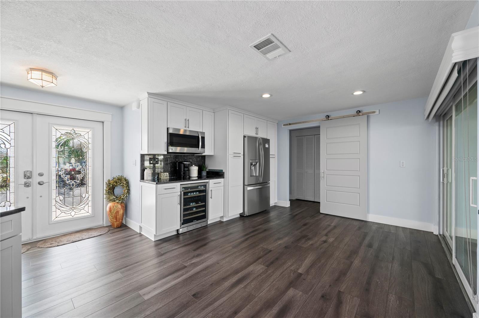 Image 18 of 64 For 350 Belvedere Court