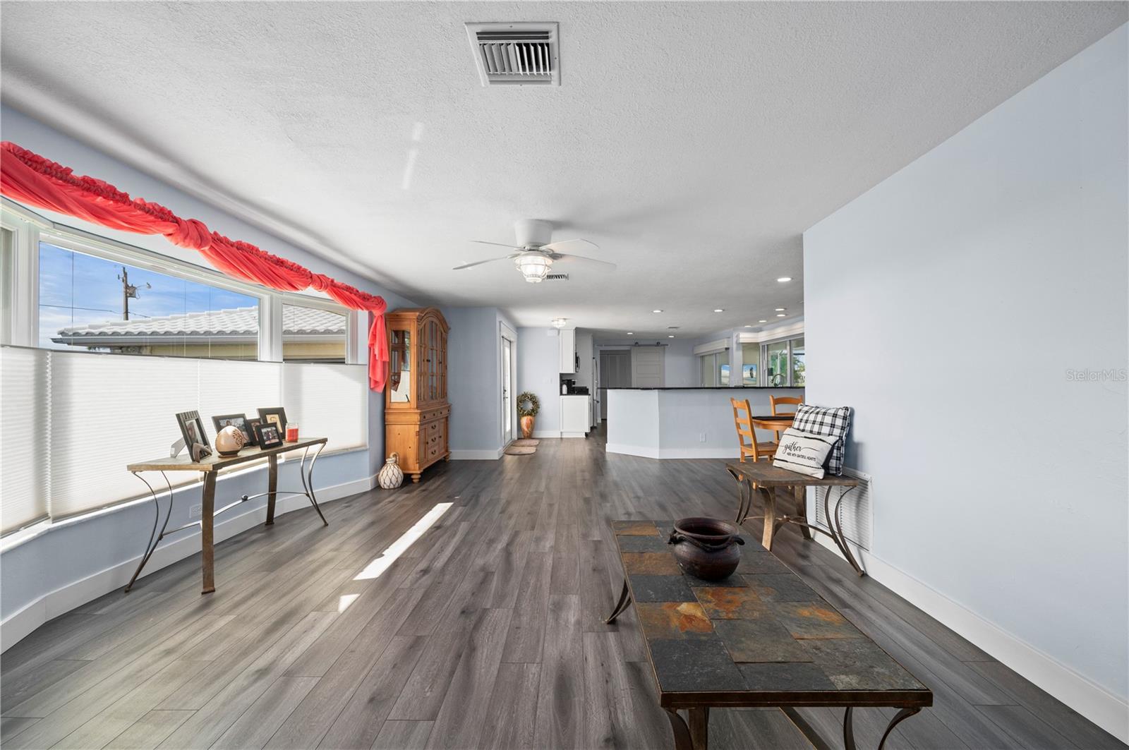 Image 20 of 64 For 350 Belvedere Court