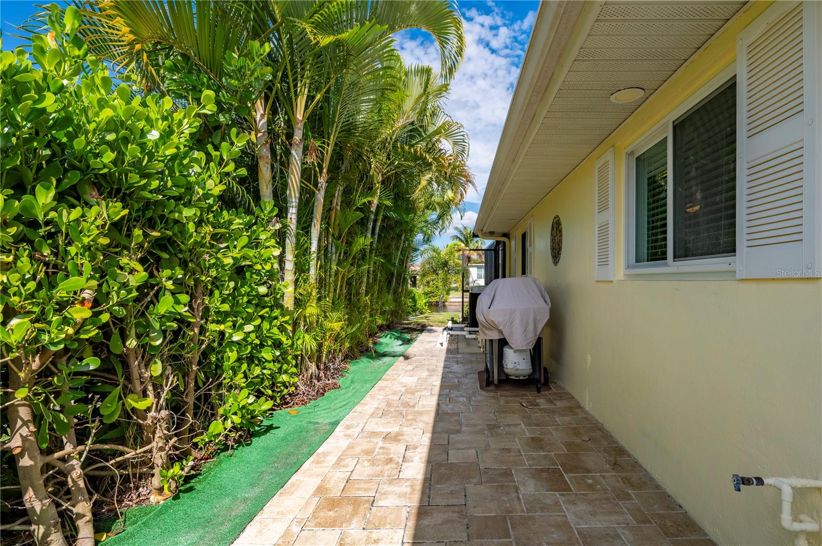 Image 40 of 64 For 350 Belvedere Court