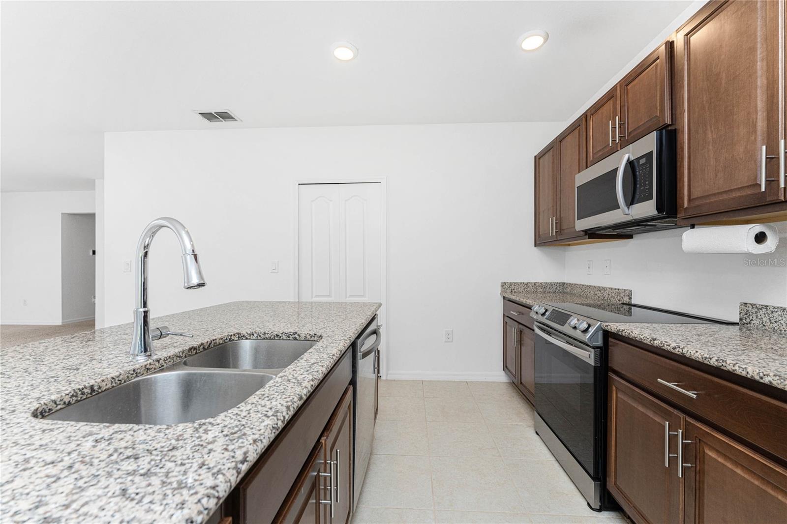 Image 18 of 56 For 23121 Newcun Avenue