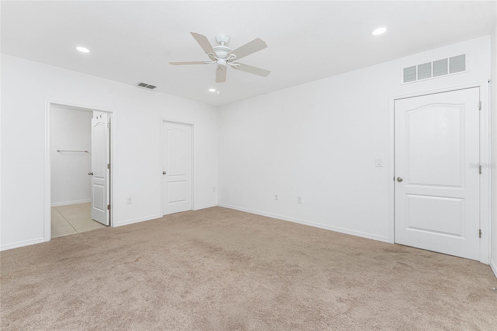 Image 21 of 56 For 23121 Newcun Avenue