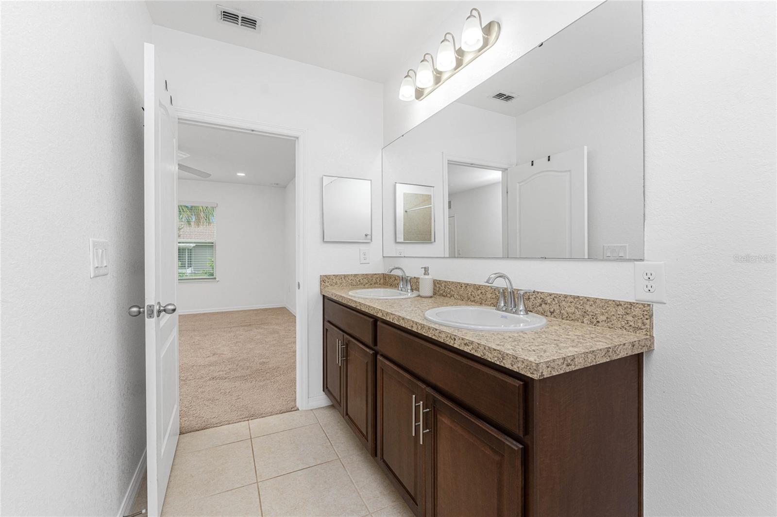 Image 26 of 56 For 23121 Newcun Avenue