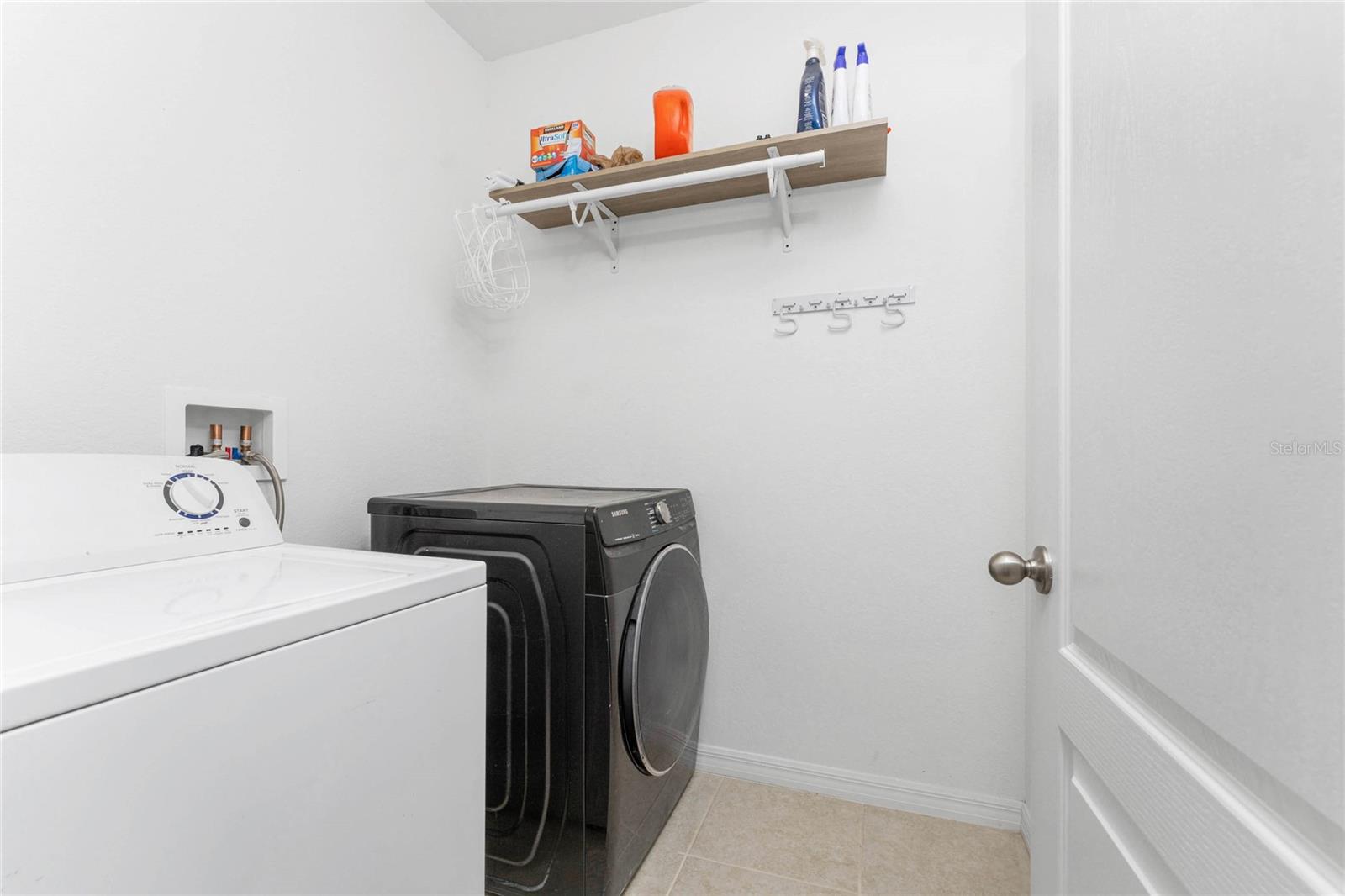 Image 37 of 56 For 23121 Newcun Avenue