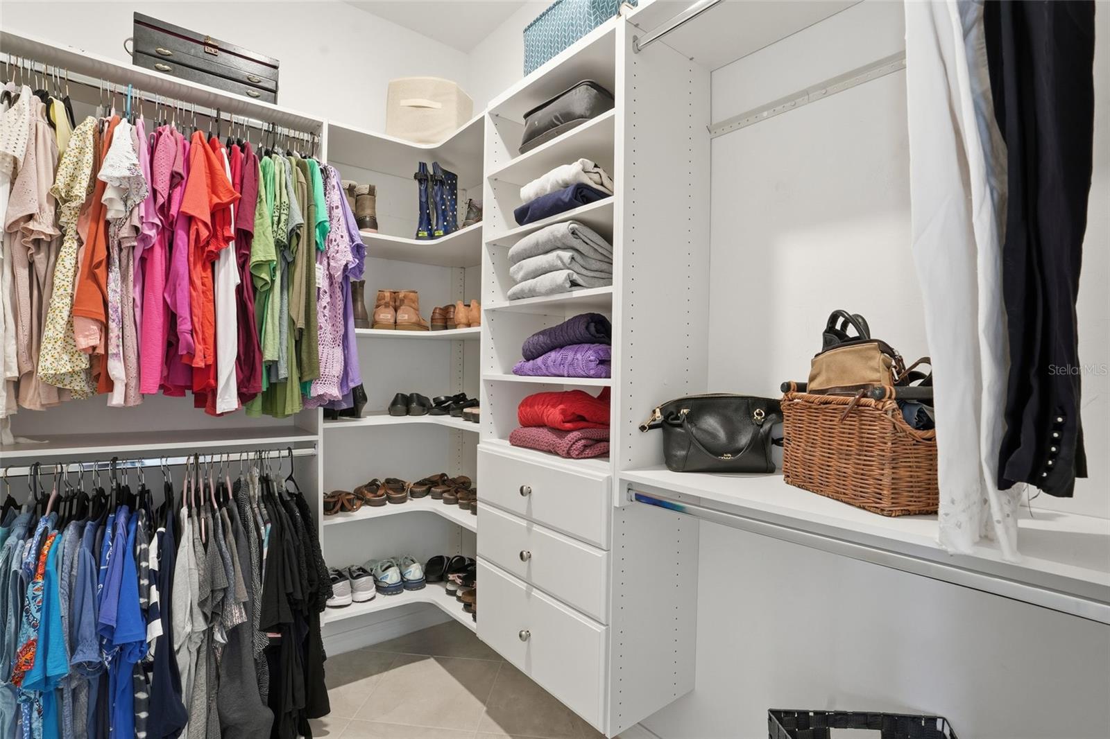 Image 27 of 51 For 1824 Saddlewood Circle