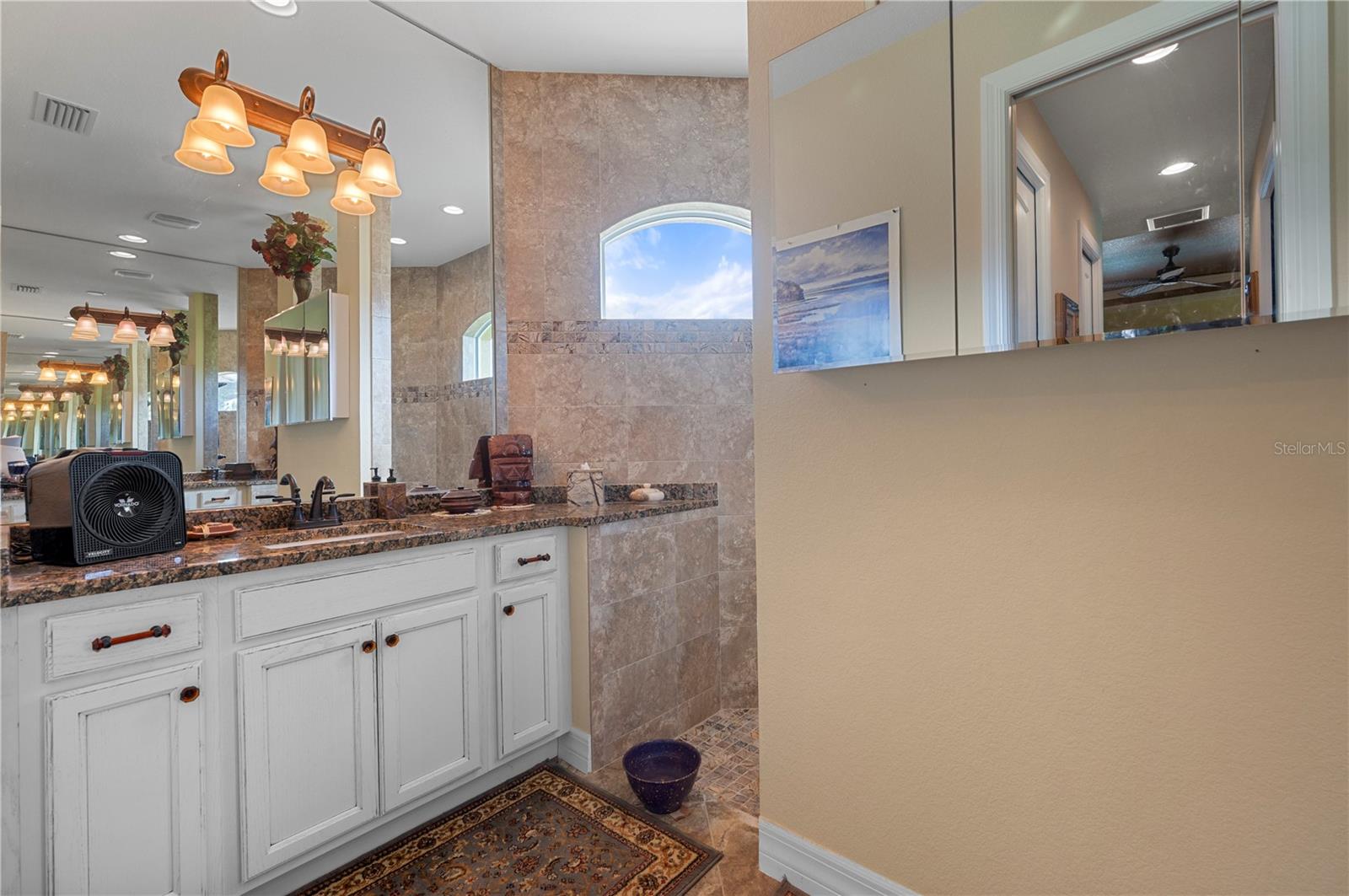 Image 25 of 63 For 38881 Washington Loop Road