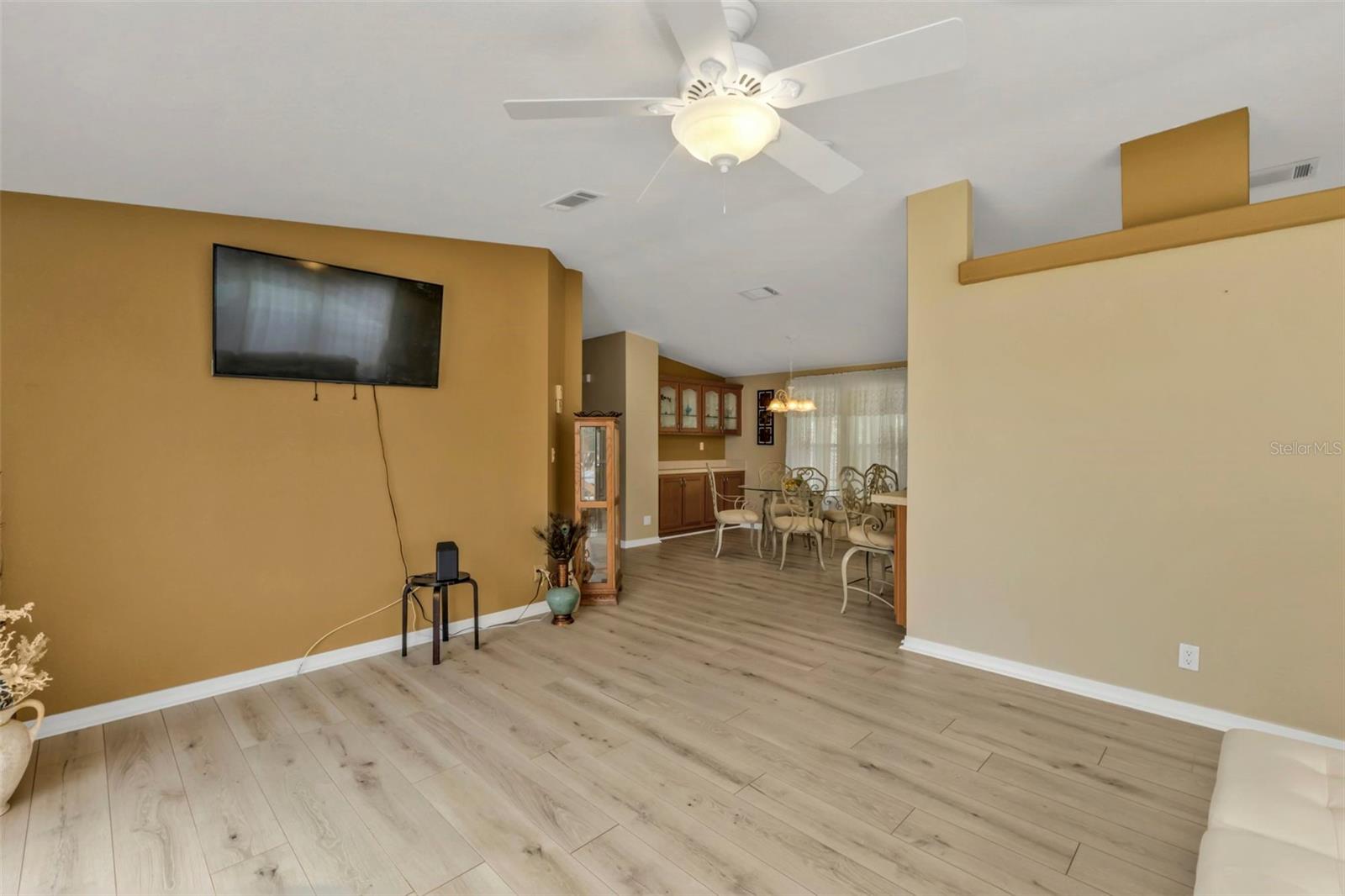 Image 4 of 21 For 1858 Keith Drive