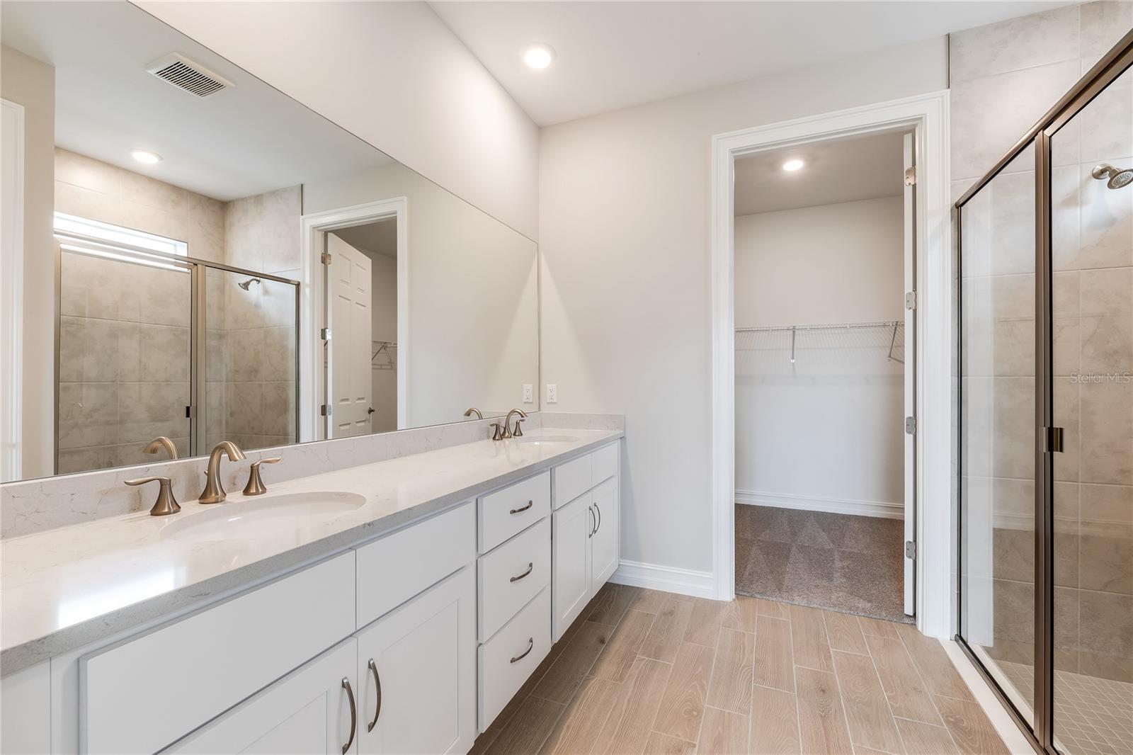 Image 16 of 19 For 26192 Coral Lakes Drive