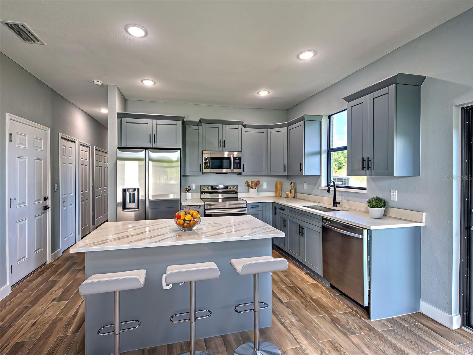 Image 14 of 40 For 11240-42 Kimberly Avenue