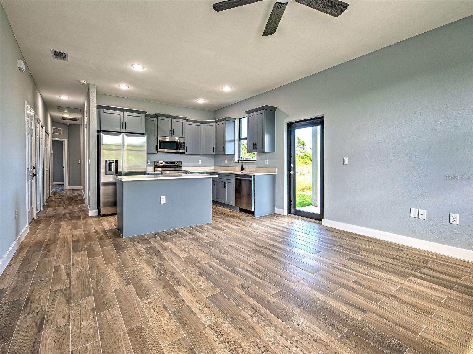 Image 15 of 40 For 11240-42 Kimberly Avenue