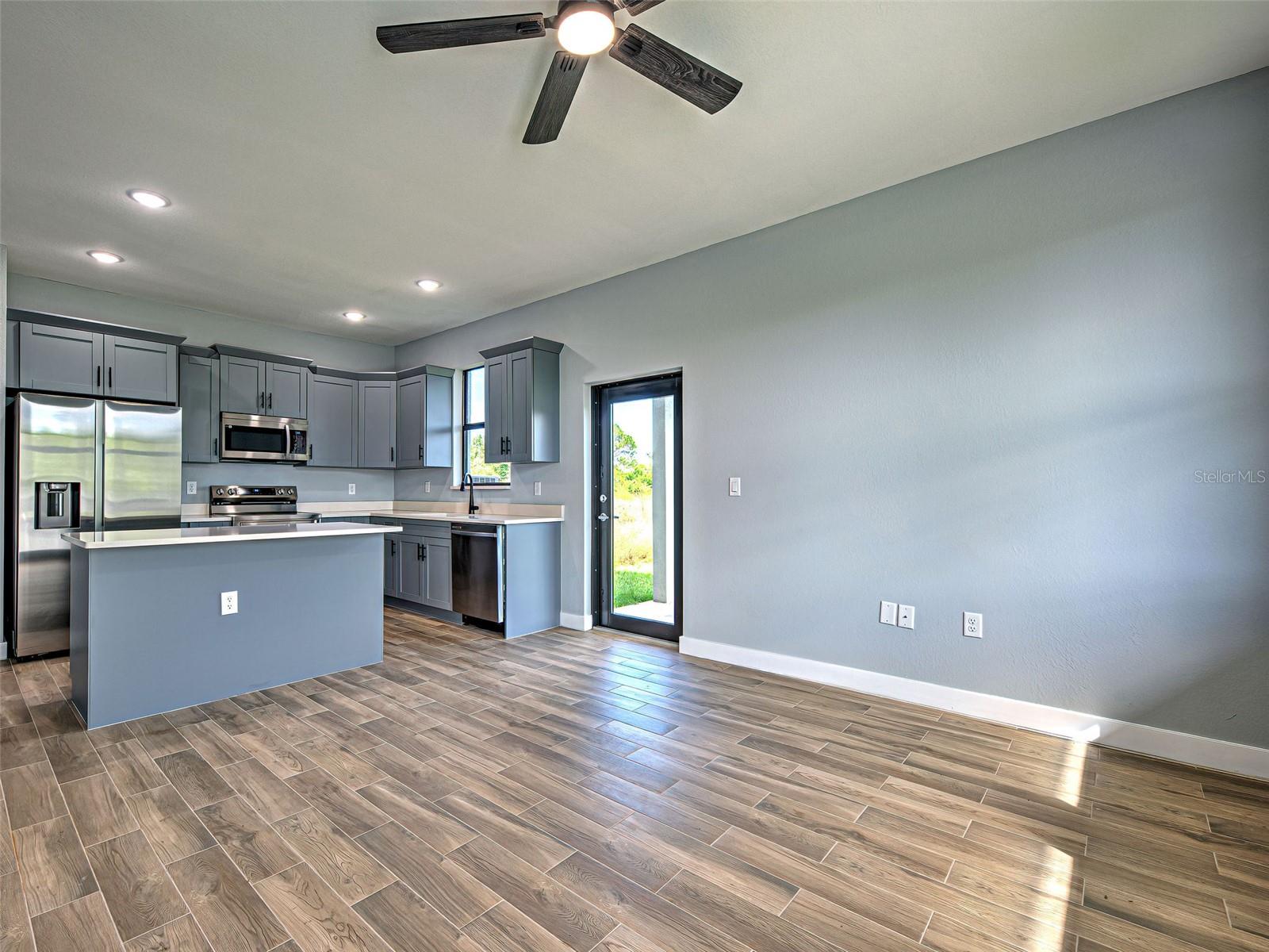 Image 21 of 40 For 11240-42 Kimberly Avenue