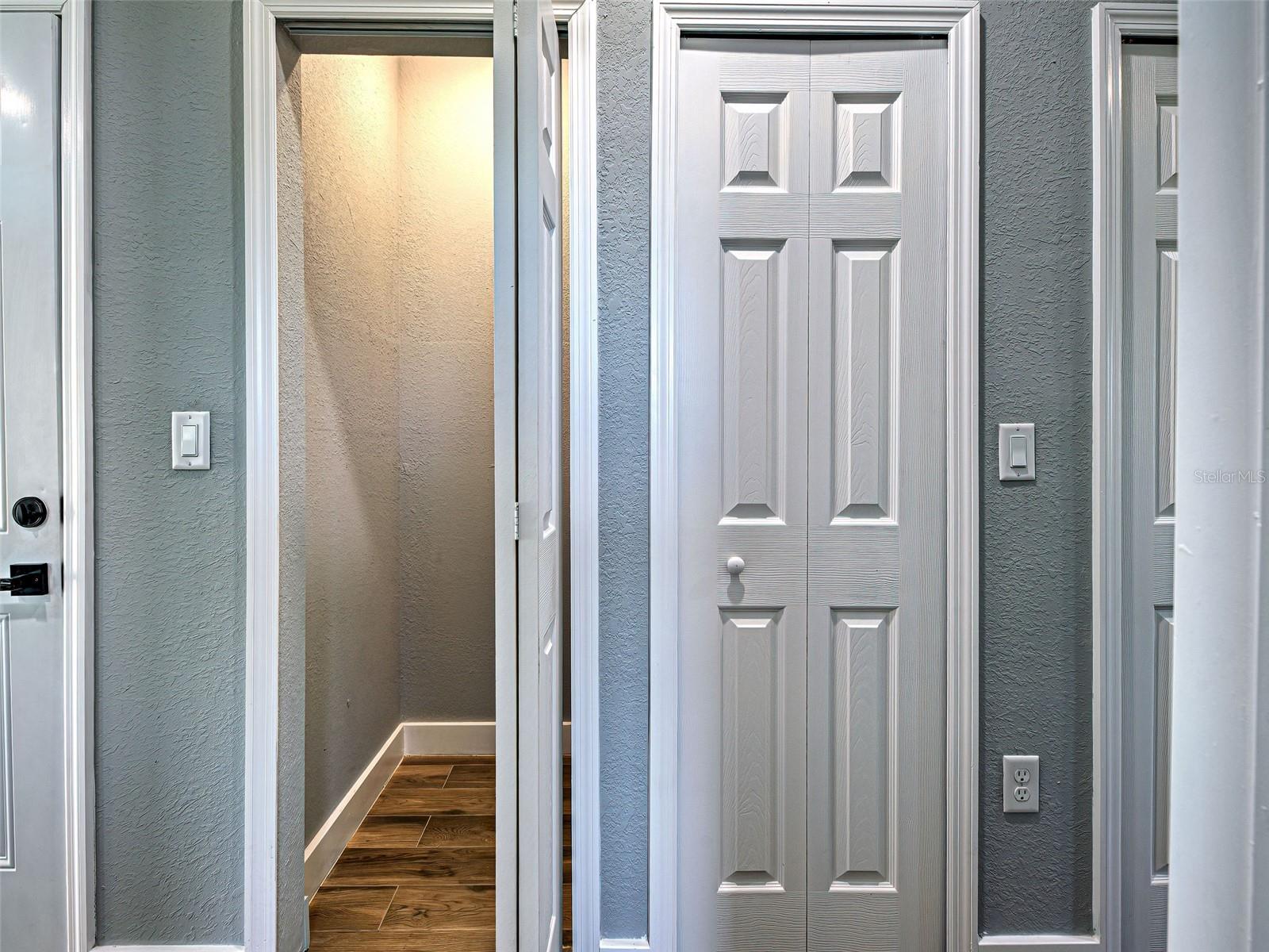 Image 22 of 40 For 11240-42 Kimberly Avenue