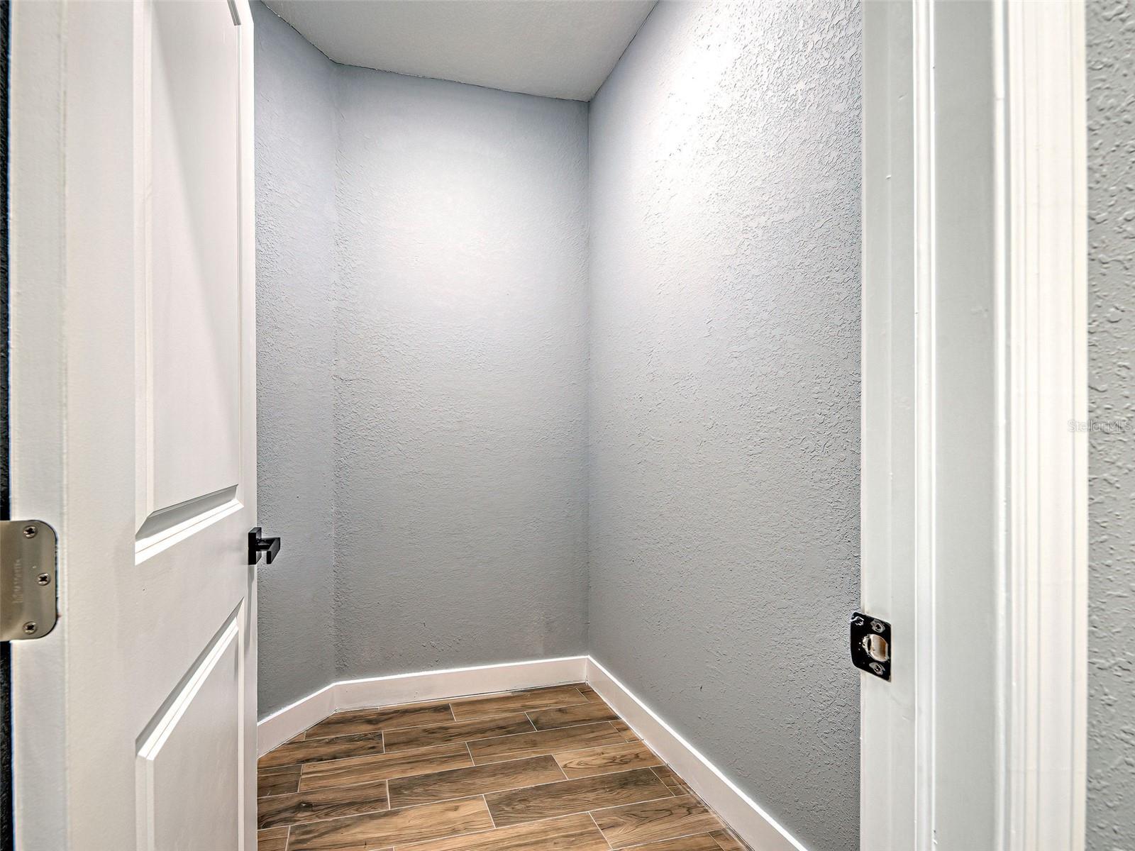 Image 32 of 40 For 11240-42 Kimberly Avenue