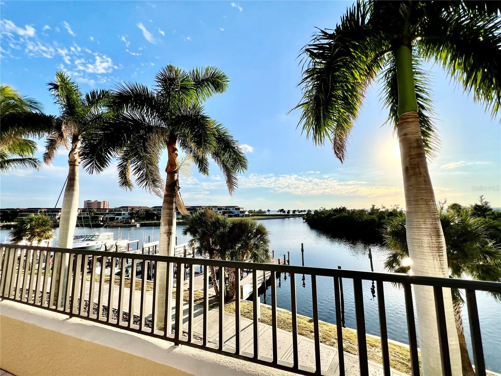 Listing photo id 9 for 3321 Sunset Key Circle 102