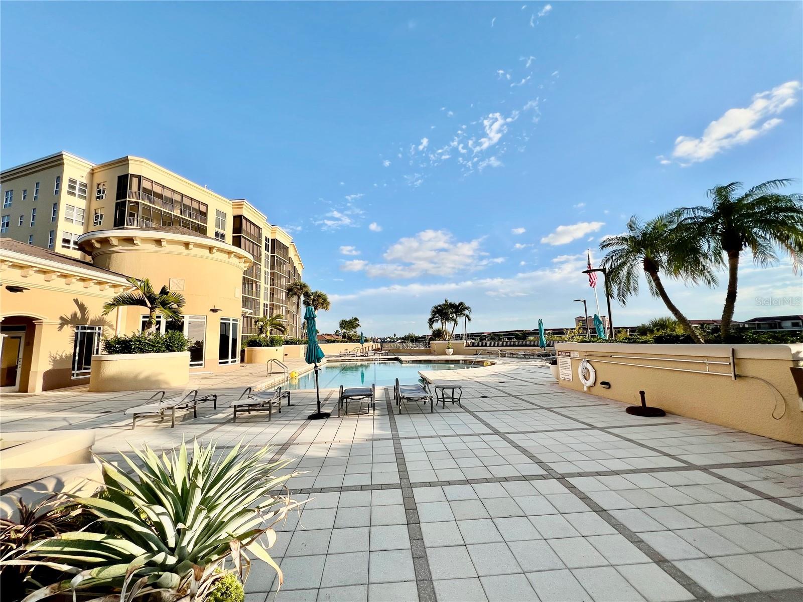 Listing photo id 10 for 3321 Sunset Key Circle 102