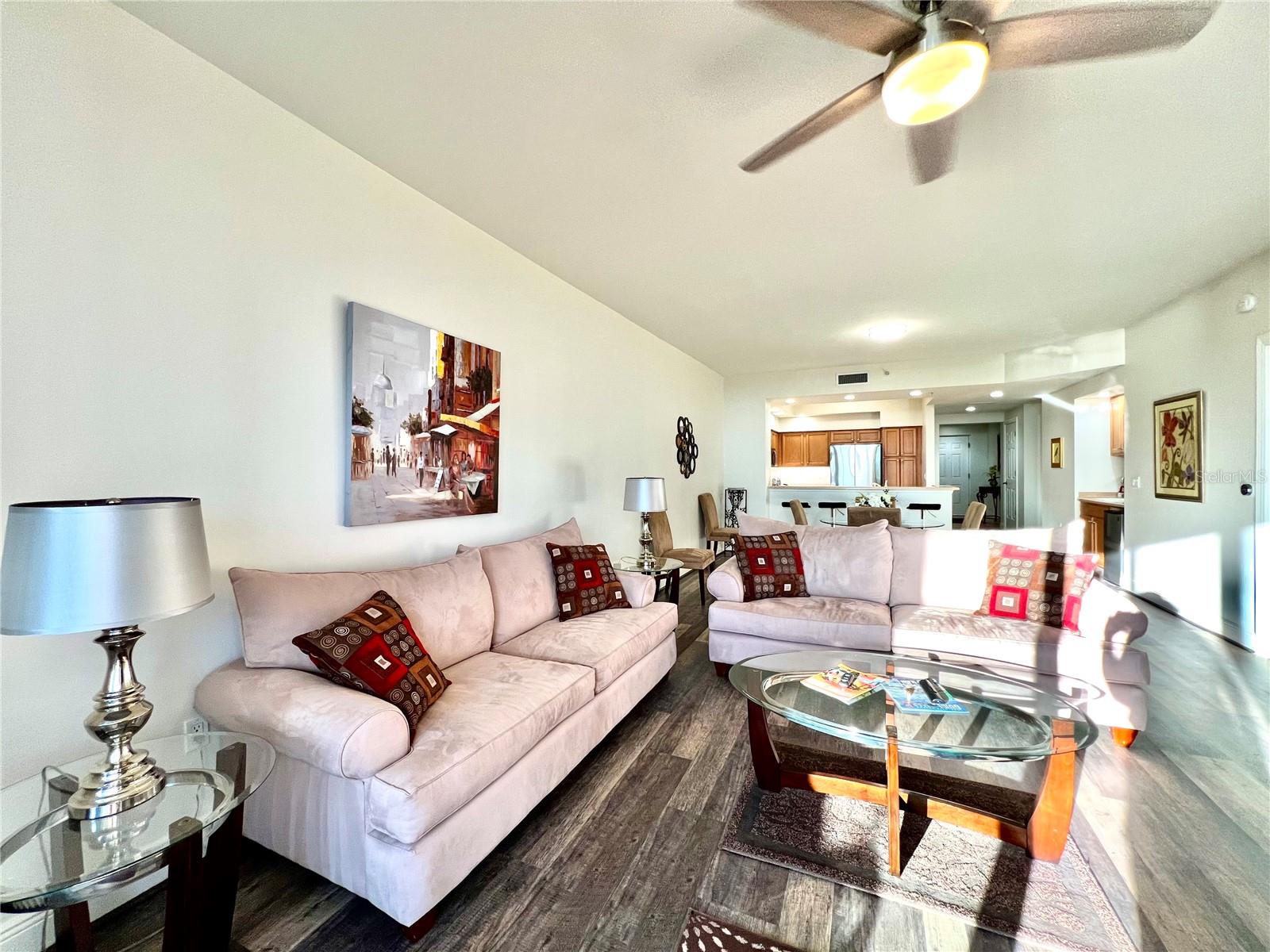 Listing photo id 13 for 3321 Sunset Key Circle 102