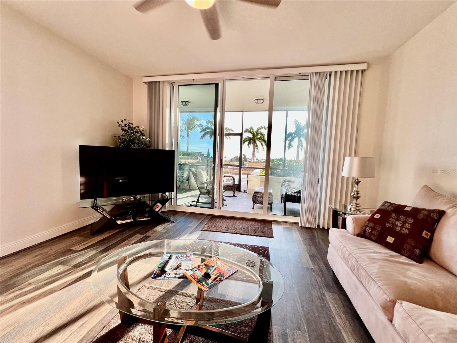 Listing photo id 15 for 3321 Sunset Key Circle 102