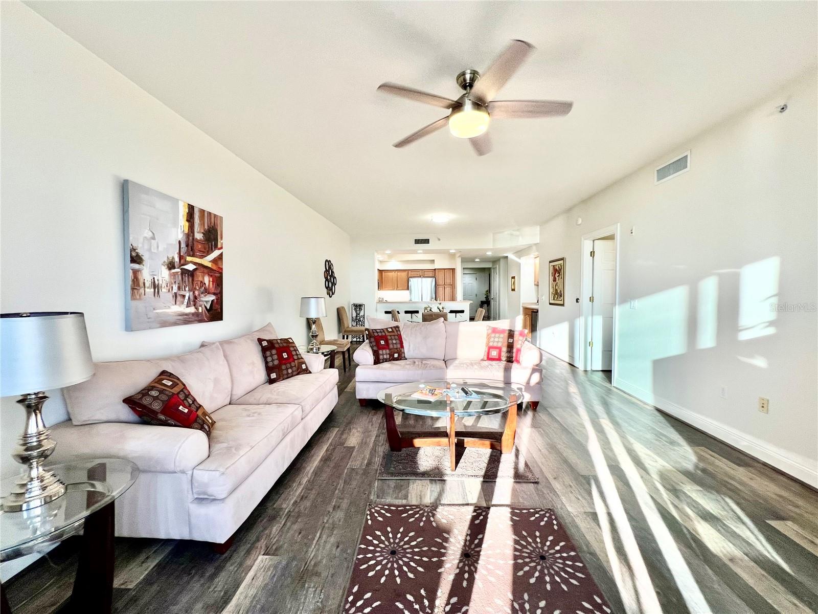 Listing photo id 16 for 3321 Sunset Key Circle 102