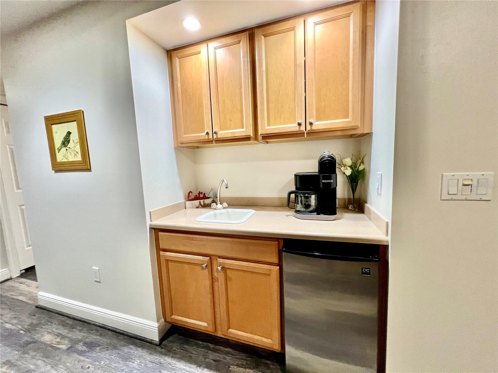 Listing photo id 18 for 3321 Sunset Key Circle 102