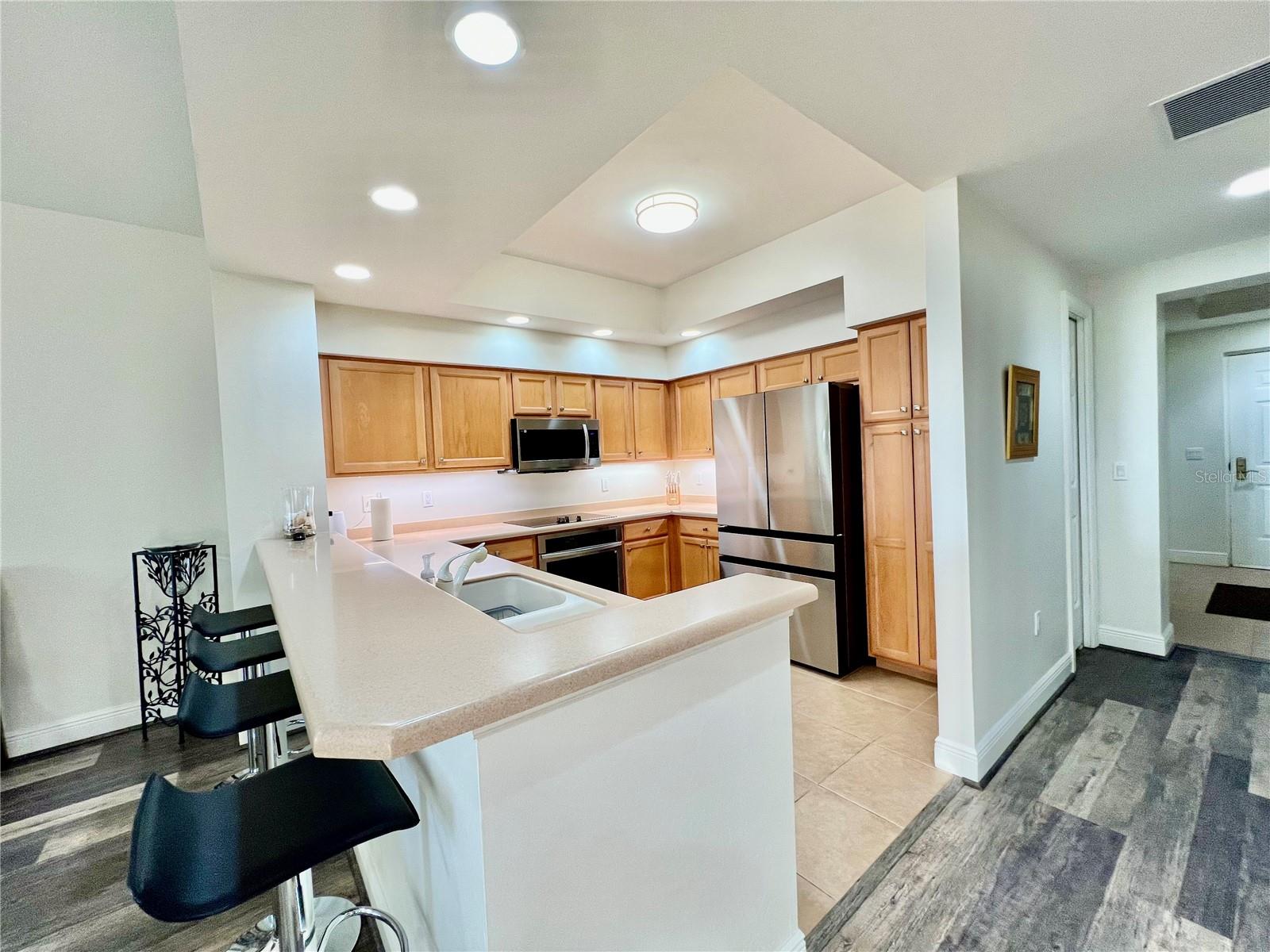 Listing photo id 22 for 3321 Sunset Key Circle 102