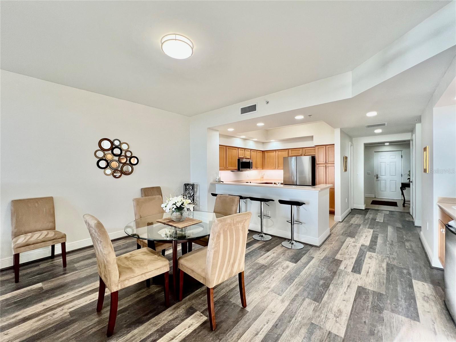 Listing photo id 23 for 3321 Sunset Key Circle 102