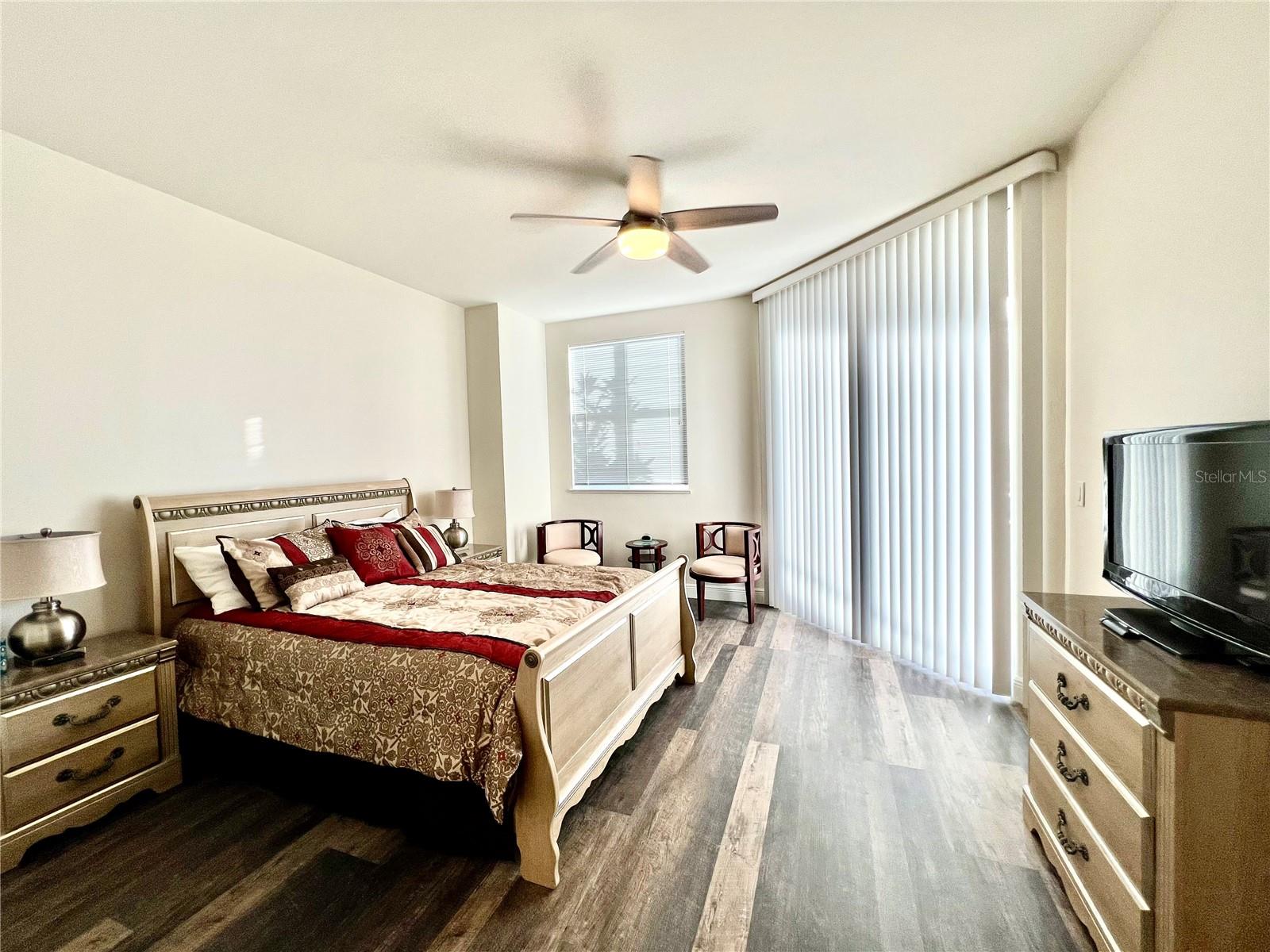 Listing photo id 25 for 3321 Sunset Key Circle 102