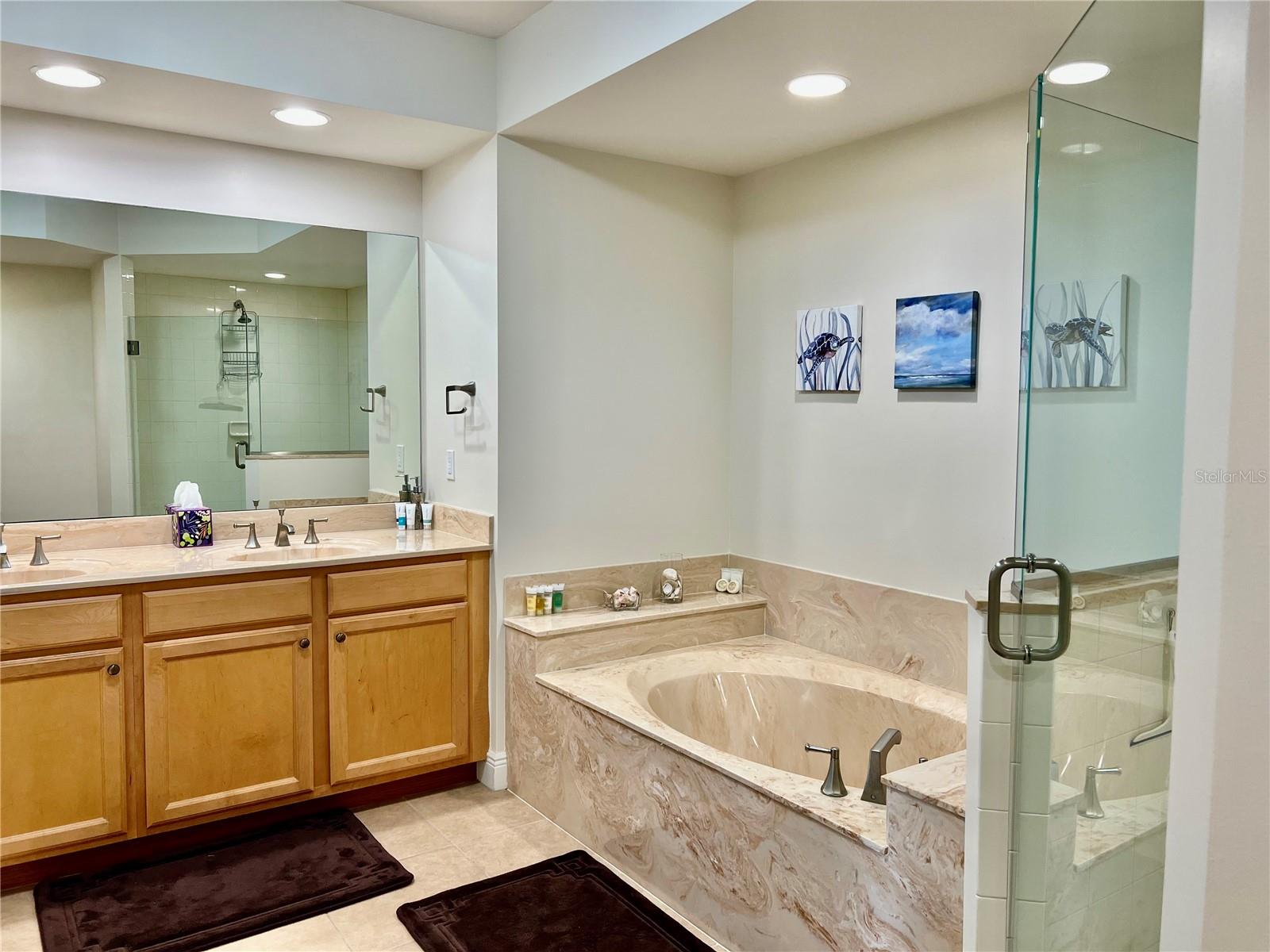 Listing photo id 26 for 3321 Sunset Key Circle 102