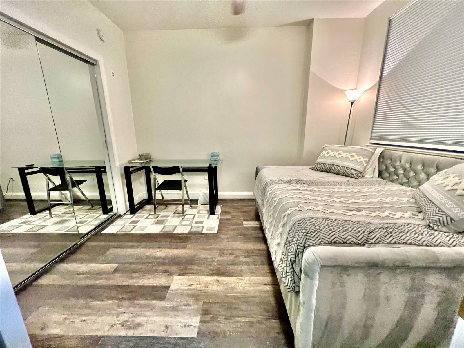 Listing photo id 35 for 3321 Sunset Key Circle 102