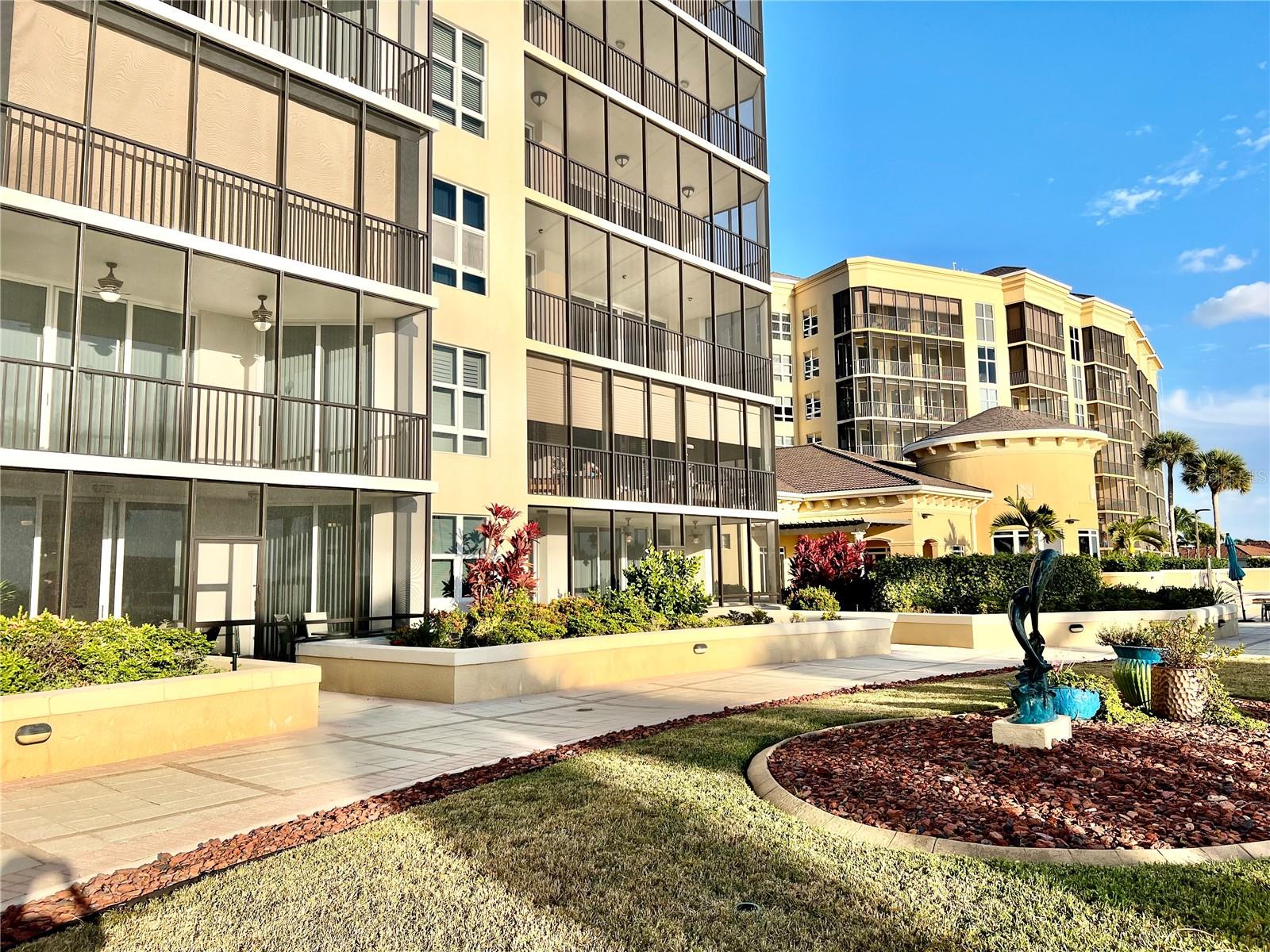 Listing photo id 37 for 3321 Sunset Key Circle 102