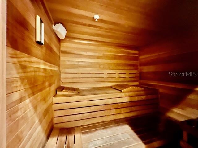 Listing photo id 40 for 3321 Sunset Key Circle 102