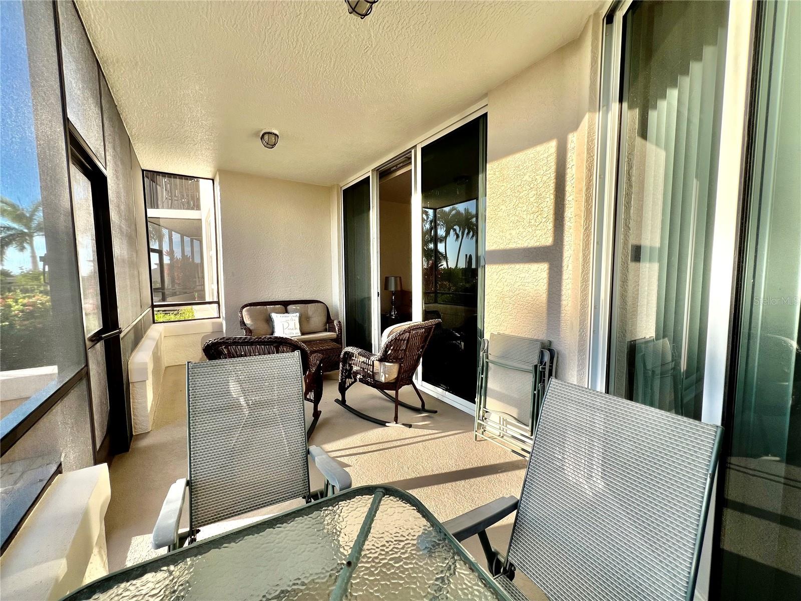 Listing photo id 3 for 3321 Sunset Key Circle 102