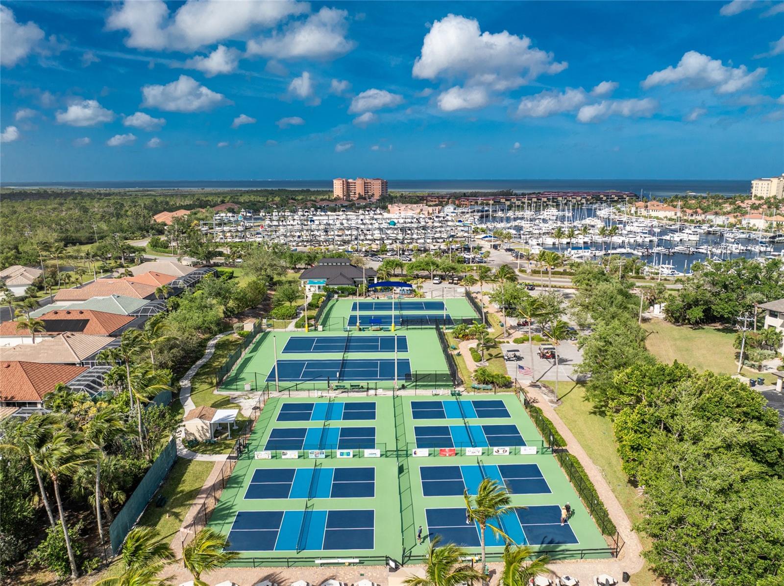 Listing photo id 48 for 3321 Sunset Key Circle 102