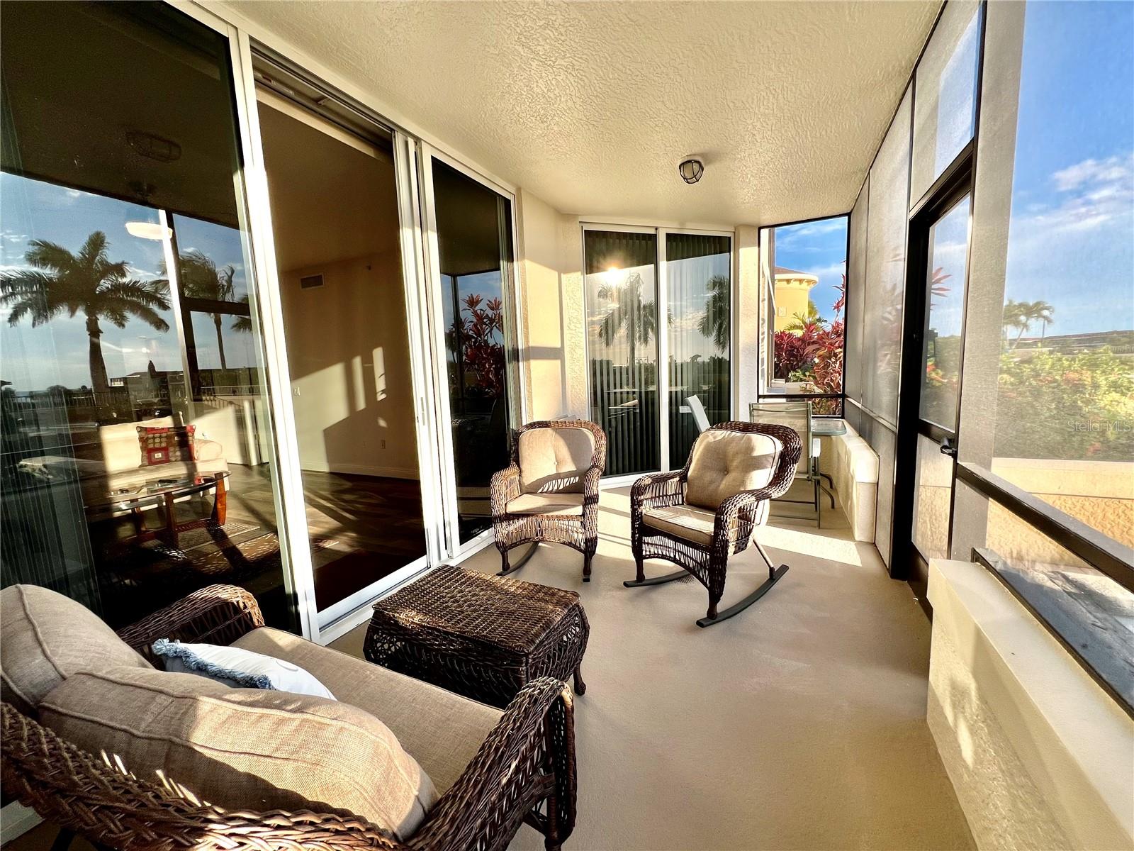 Listing photo id 4 for 3321 Sunset Key Circle 102