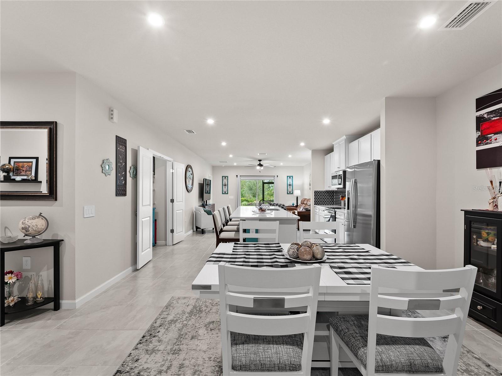 Image 20 of 54 For 1982 Palms Drive