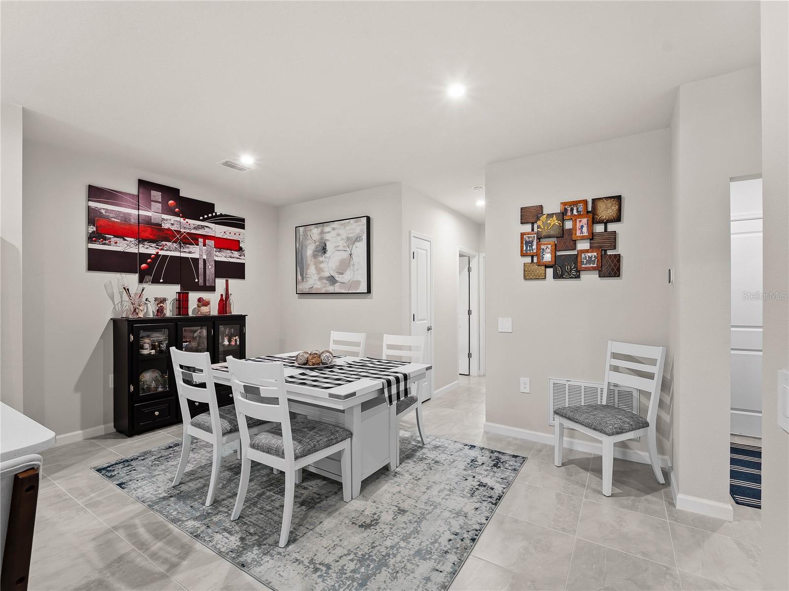 Image 23 of 54 For 1982 Palms Drive